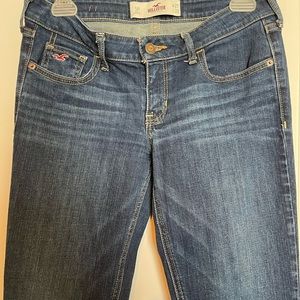Hollister low rise dark wash boot Jean